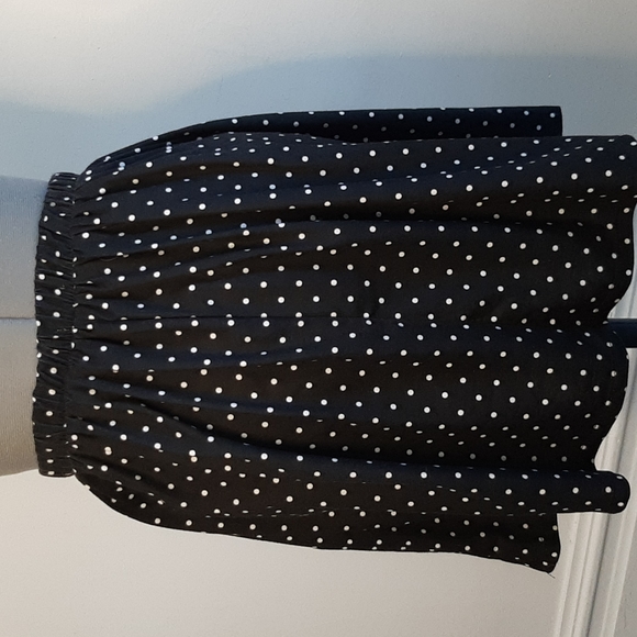 Size extra small, black with white polka dots skirt - Picture 2 of 3